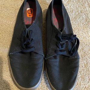 Volcom walk shoes